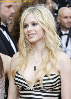 Avril Lavigne - Áprilisban jön Avril Lavigne új lemeze