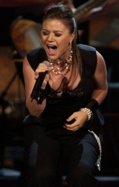 Kelly Clarkson - Nyáron jön Kelly Clarkson várva-várt új albuma
