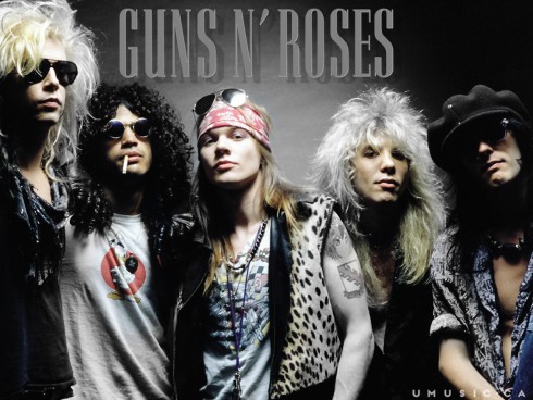 Guns N' Roses - A Guns N' Roses helyett inkább mással zenél Axl Rose