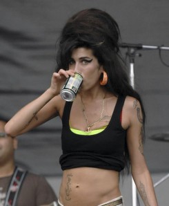 Amy Winehouse - Már készül az új Bond-főcímdal