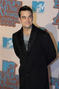 Robbie Williams - Barátnőjétől kapott ultimátumot Robbie Williams