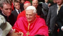 XVI. Benedek Pápa - XVI. Benedek Pápa rocker?