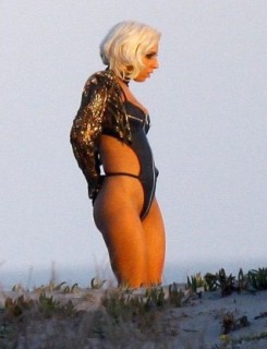Lady GaGa - Gaga 'lelakott' és horgászik