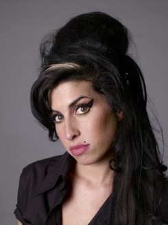 Amy Winehouse - A harmadikra várva