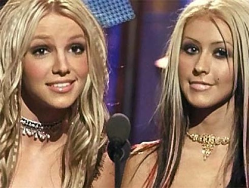 Christina Aguilera - Christina békülne Britney-vel
