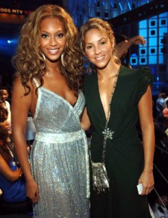 Beyonce - Letarolta az angol listát Beyoncé és Shakira Beyonce - Letarolta az angol listát Beyoncé és Shakira