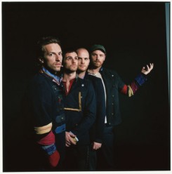 Coldplay - Stúdióba járási tilalmat rendeltek el a Coldplay énekese számára