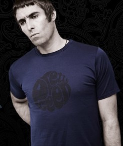 Oasis - A volt OASIS tag tényleg divatguru akar lenni Oasis - A volt OASIS tag tényleg divatguru akar lenni